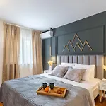 Appartement With Parking Space - Brac - 20155
