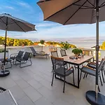With Parking Space - Brac - 20155 Apartament