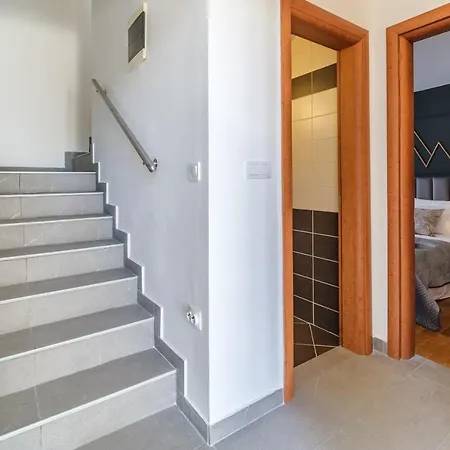 With A Parking Space Sutivan, Brac - 20155 Apartamento *