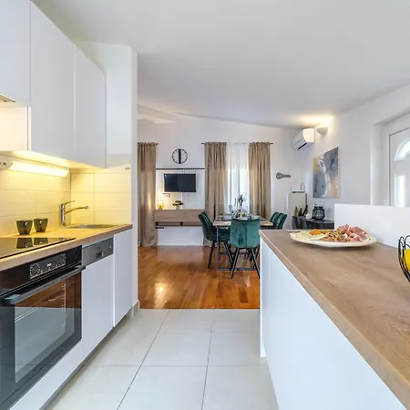 Apartamento With A Parking Space Sutivan, Brac - 20155 *