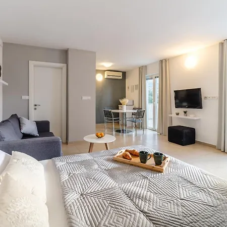Apartamento With A Parking Space Sutivan, Brac - 20155 Sutivan